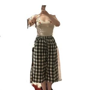 Size medium 4-8, check pattern pants(dress)